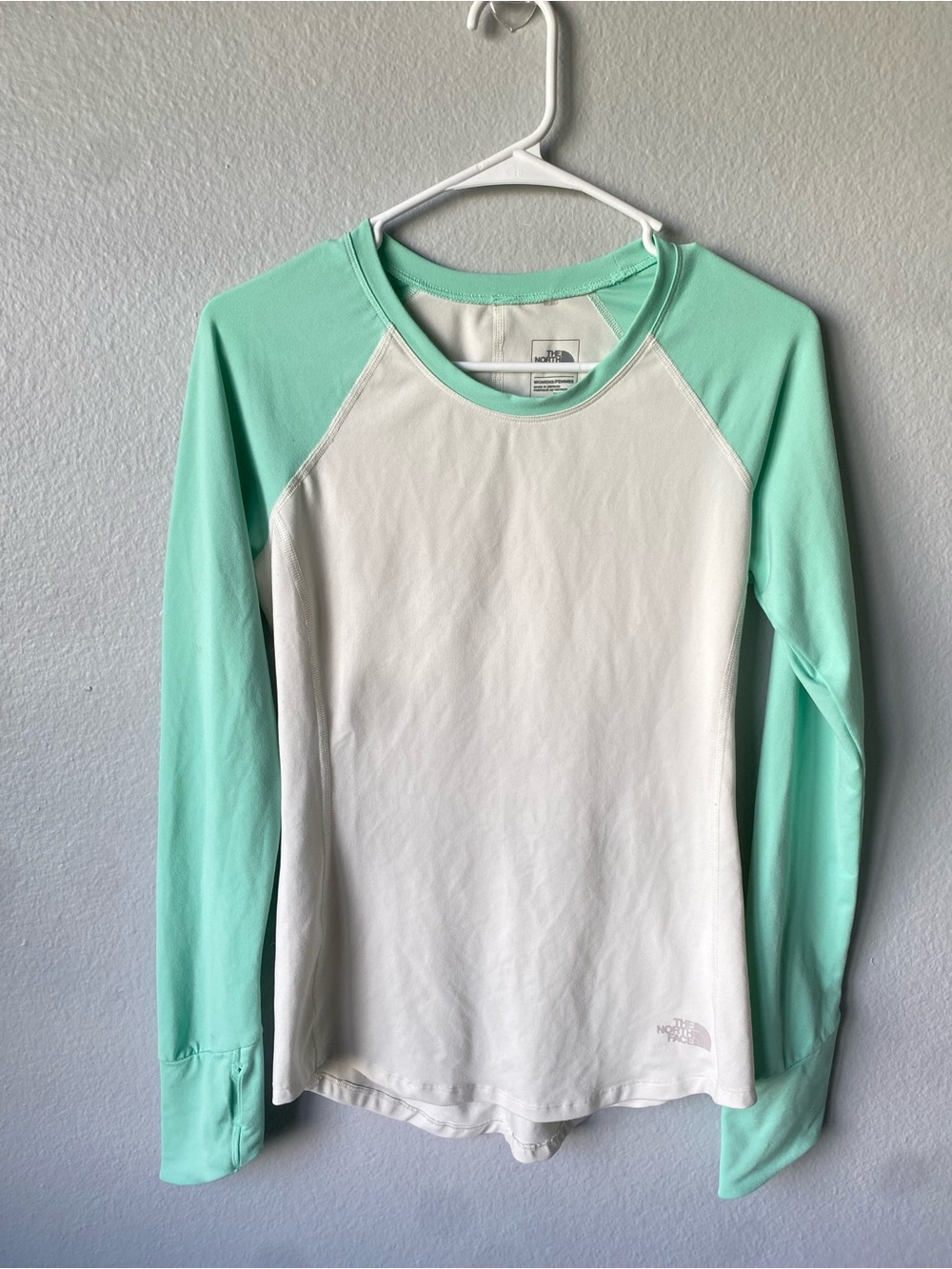 The North Face Women's XS Long Sleeve Athletic Top Mint White Colorblock NWOT